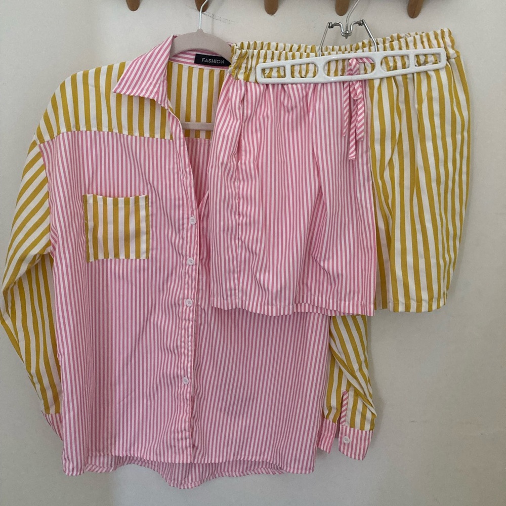Striped set